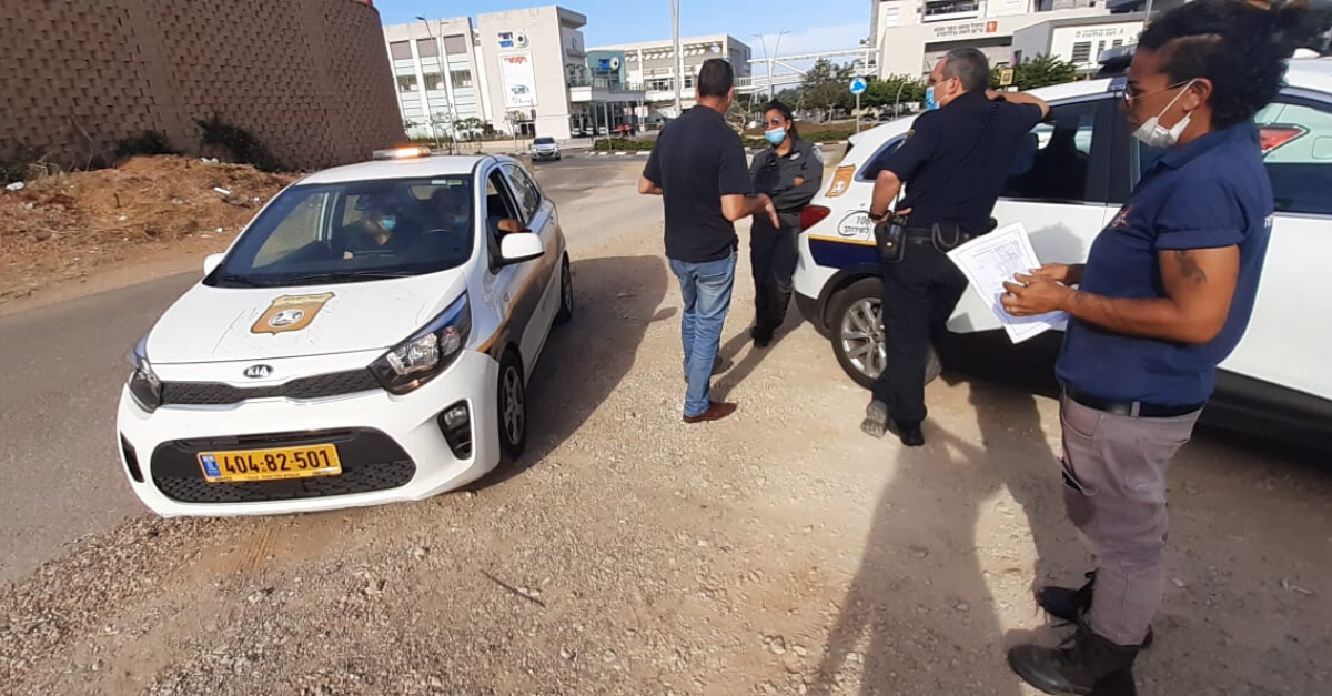 הפשיטה על מפעל בראון