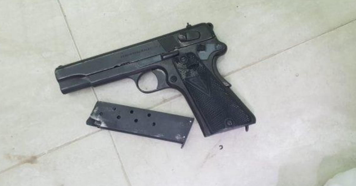 האקדח נגנב מהתפרצות לבית בכפר סבא