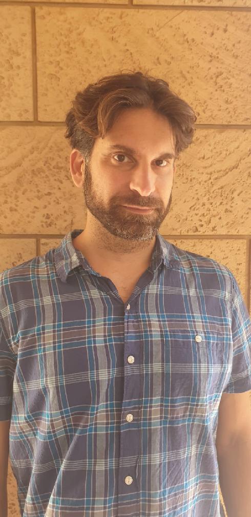 צור. "שיא האבסורד"