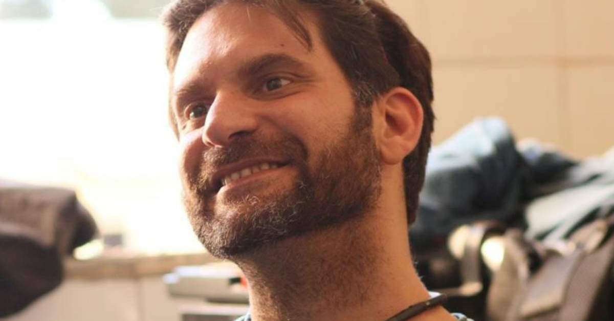 דורון צור. "עוברים תהליך של הטפשה"