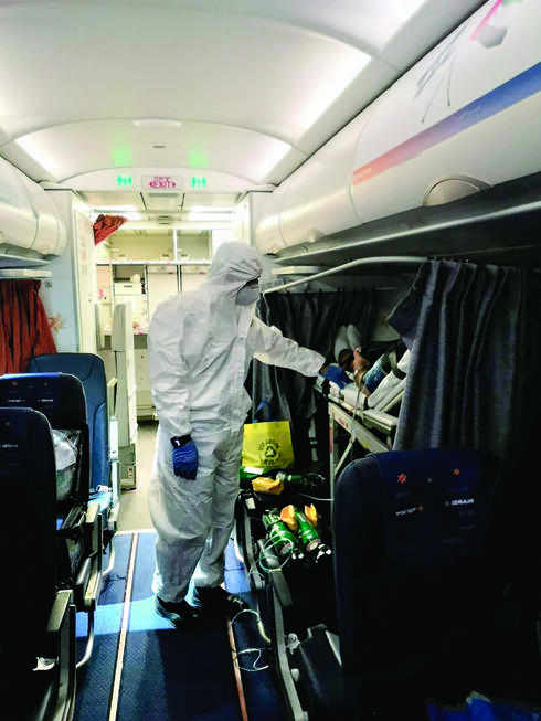 במטוס עם ליאור שבת. "יש לנו כלל, לא משאירים פצועים בשטח"