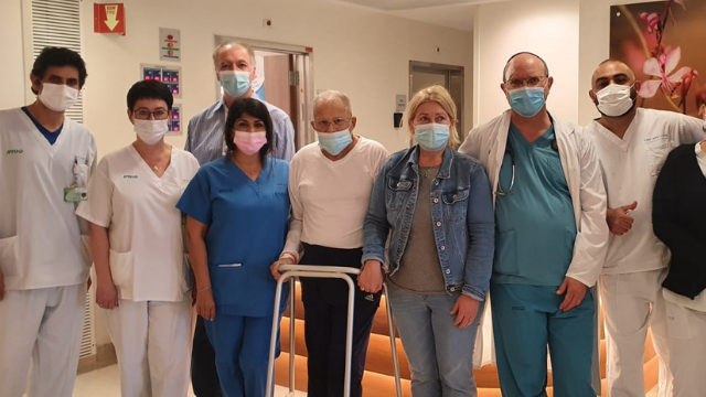 יעקב צוברי וצוותי מחלקה פנימית ה'