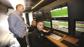 ניידת VAR. המערכת הממוחשבת לא ביטלה את הגורם האנושי