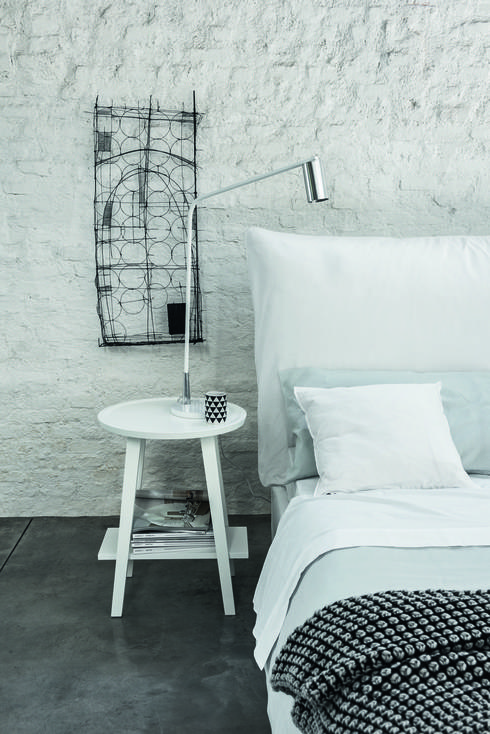 חדר שינה בעיצוב פאולה נבונה למותג האיטלקי letti&co . בפנטהאוז רהיטים